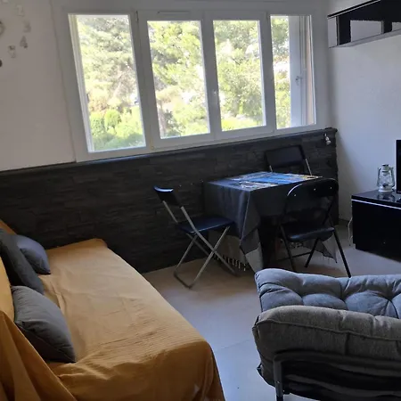 Le Zinnias Apartment